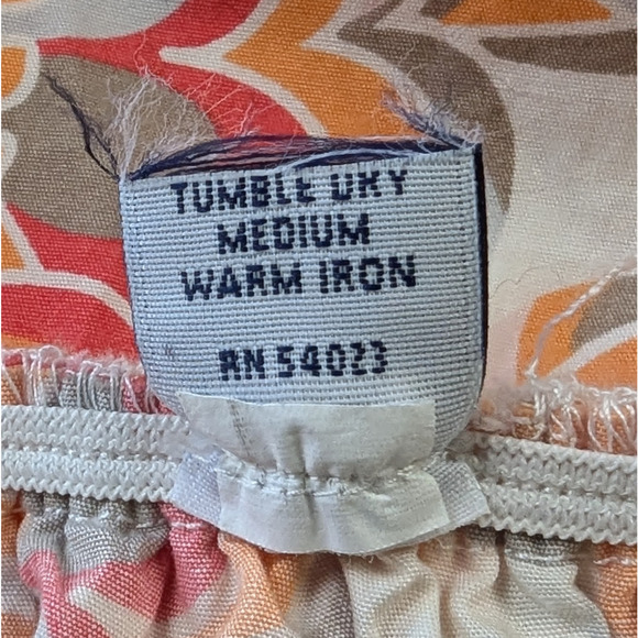 Gap Strappy Babydoll Style Top with Retro Floral Print and Smocked Back - Picture 4 of 7